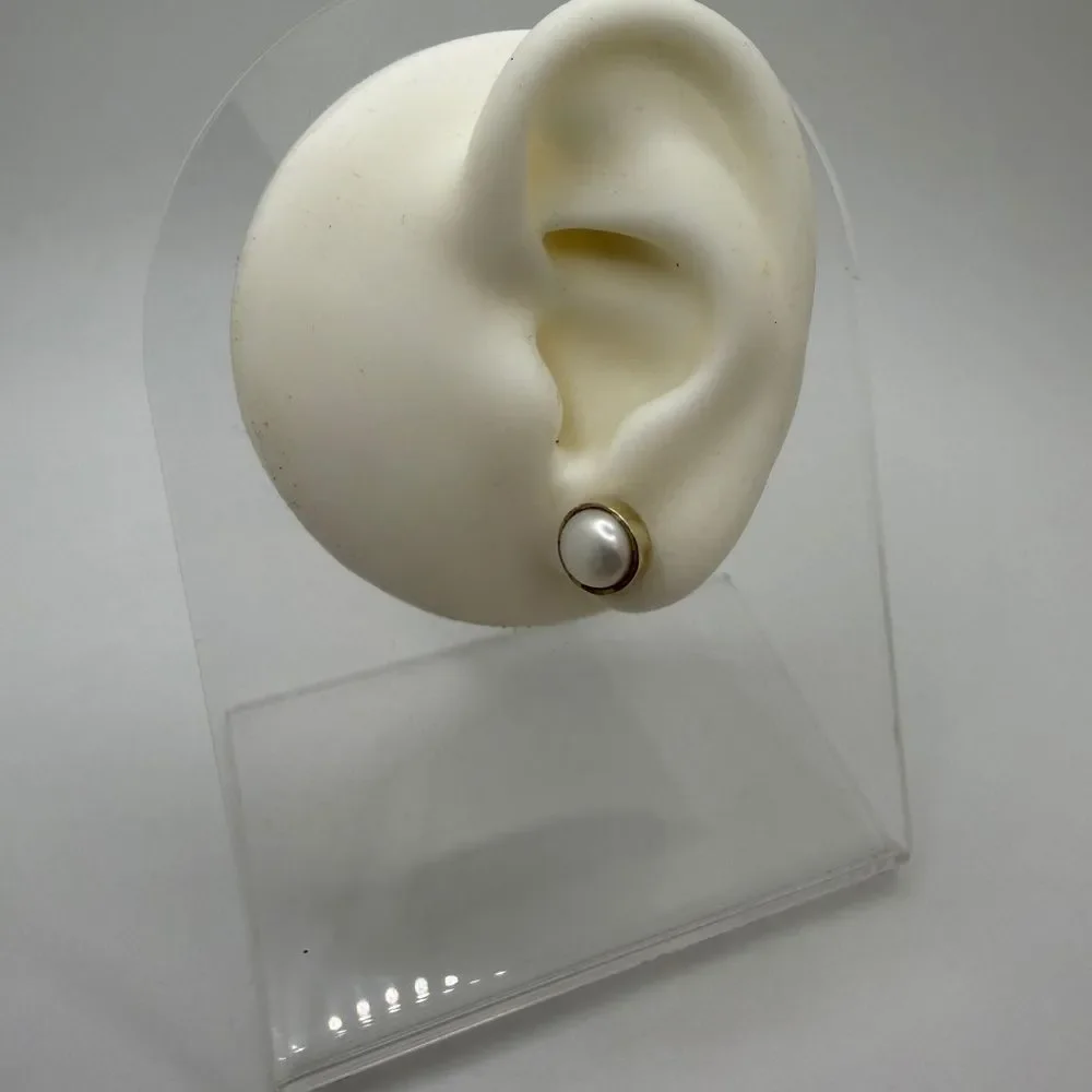 Sterling Silver, 7mm‎ genuine pearl stud earrings!